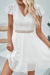 Balta suknelė trumpomis rankovėmis