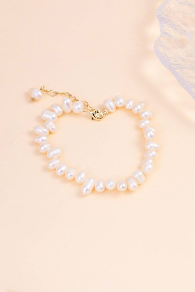 Apyrankė iš upinių perlų