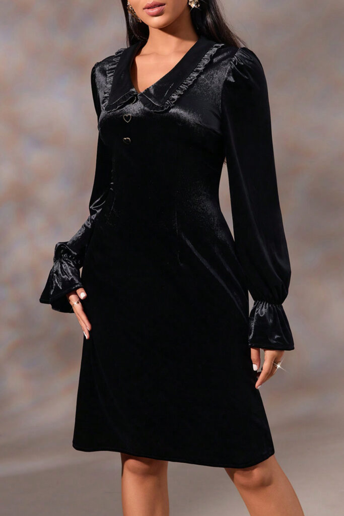 Juoda blizganti suknele